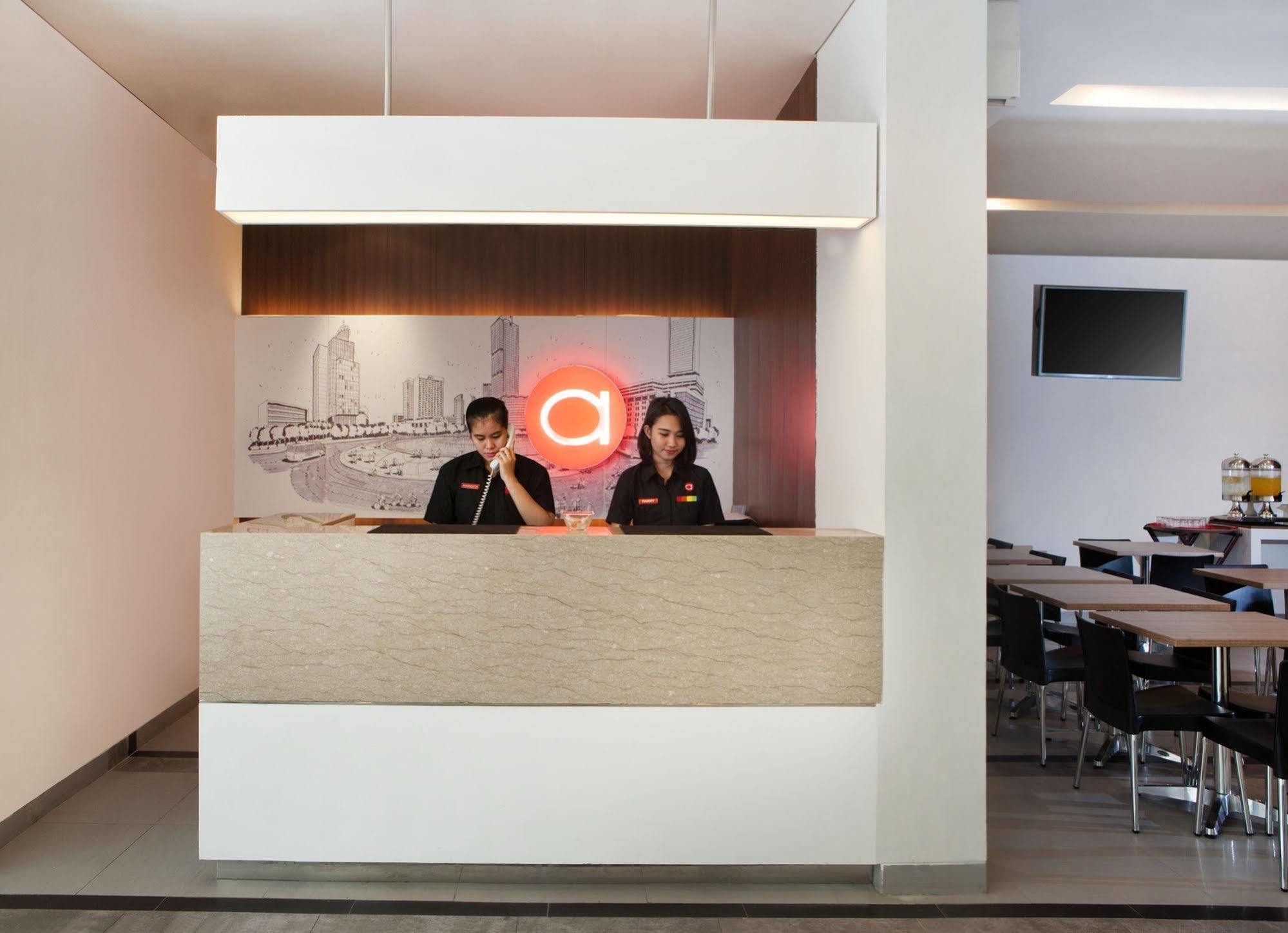 Amaris Hotel Satrio Kuningan - Giacarta Esterno foto